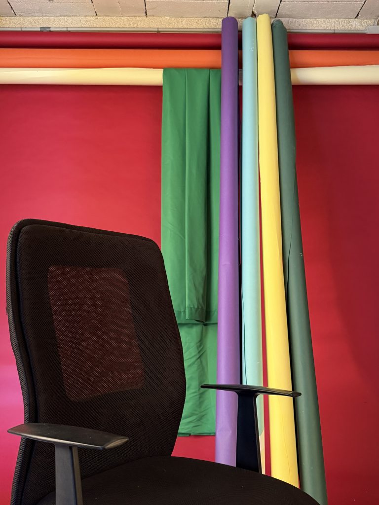 choisissez la couleur pour votre portrait de cv, ou vos réseaux sociaux ... Divers fonds avec un grand choix de couleurs pour les photos corporates, chaque couleur dédiée au photo professionnel et corporate, pour les cv et réseaux sociaux