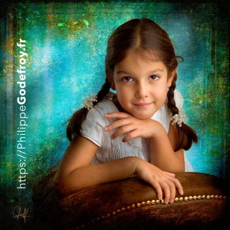 œuvre graphique représentant une petite fille, suite à un shooting famille fait en studio avec M. Godefroy