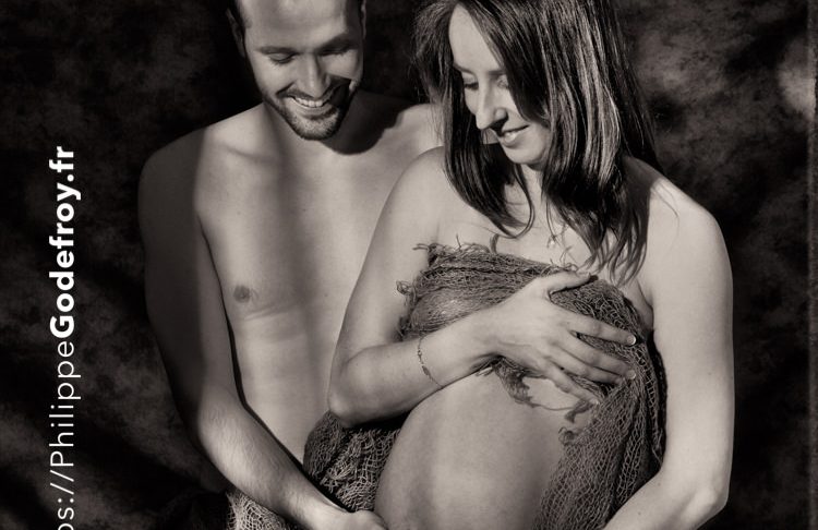 Shooting grossesse intime et tendre, capture de la maternité