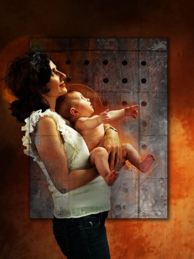 Tableau photo représentant un petit enfant dans les bras de sa Maman