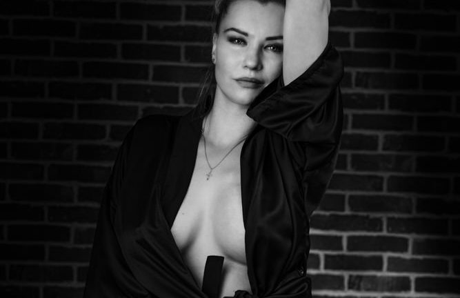 Shooting boudoir glamour et sensuel au Studio Boudoir à Boissy-Saint-Léger